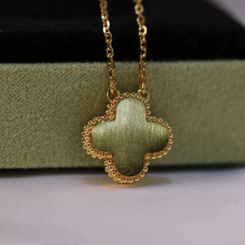 CLOVER NECKLACE GOLD DIAMOND CARNELIAN