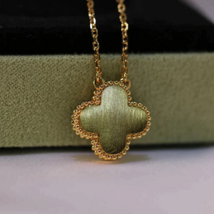 CLOVER NECKLACE GOLD DIAMOND CARNELIAN